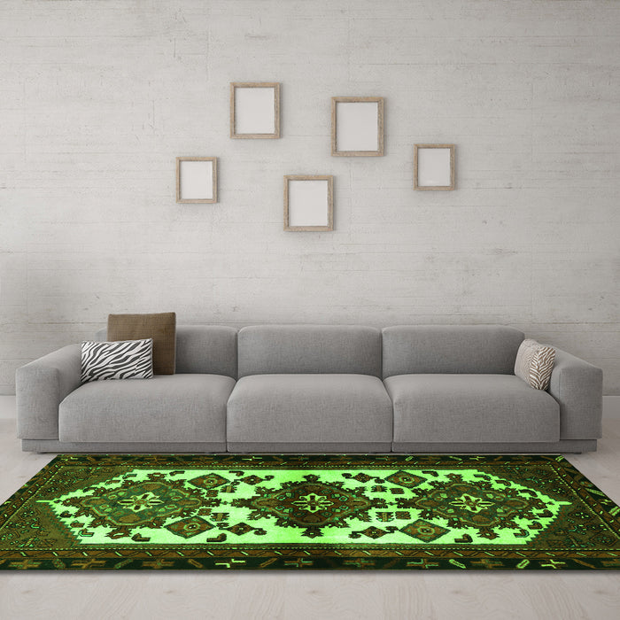 Machine Washable Persian Green Traditional Area Rugs in a Living Room,, wshtr3075grn