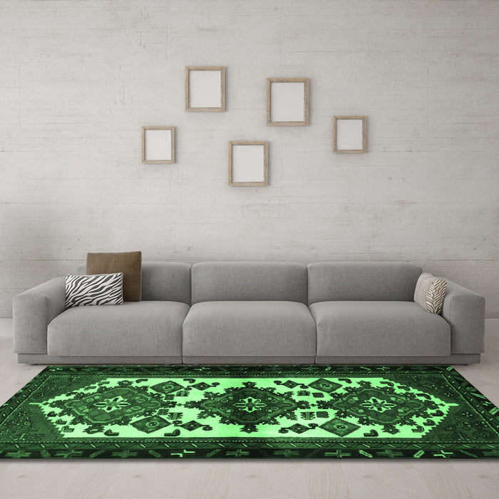 Machine Washable Persian Emerald Green Traditional Area Rugs in a Living Room,, wshtr3075emgrn