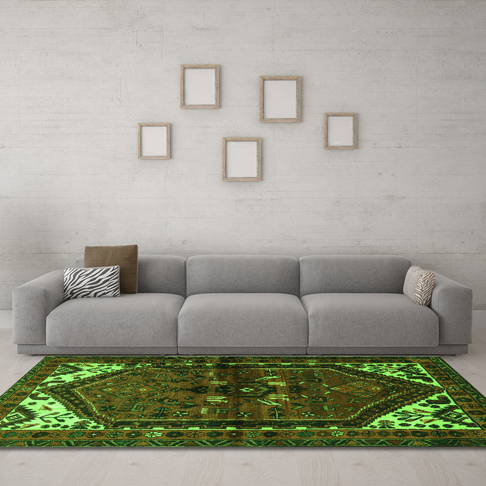 Machine Washable Persian Green Traditional Area Rugs in a Living Room,, wshtr3076grn