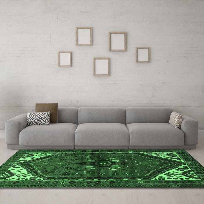 Machine Washable Persian Emerald Green Traditional Area Rugs in a Living Room,, wshtr3076emgrn