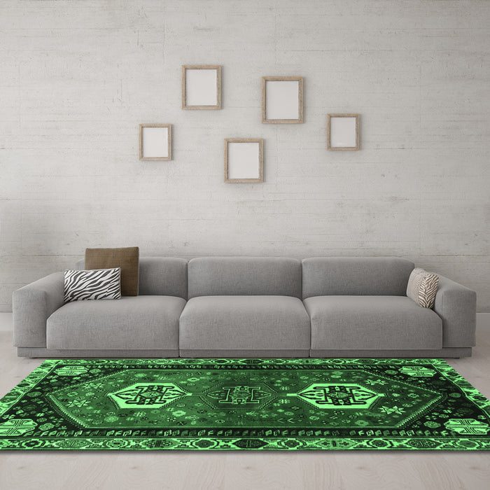 Machine Washable Persian Emerald Green Traditional Area Rugs in a Living Room,, wshtr3080emgrn