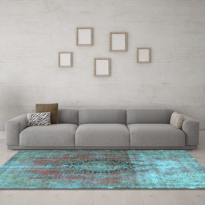 Machine Washable Persian Light Blue Traditional Rug in a Living Room, wshtr3081lblu