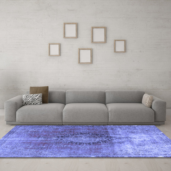 Machine Washable Persian Blue Traditional Rug in a Living Room, wshtr3081blu