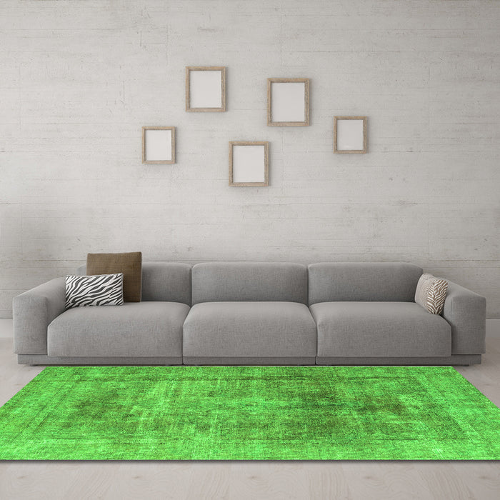 Machine Washable Persian Green Traditional Area Rugs in a Living Room,, wshtr3082grn