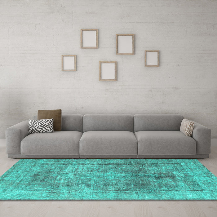 Machine Washable Persian Turquoise Traditional Area Rugs in a Living Room,, wshtr3082turq