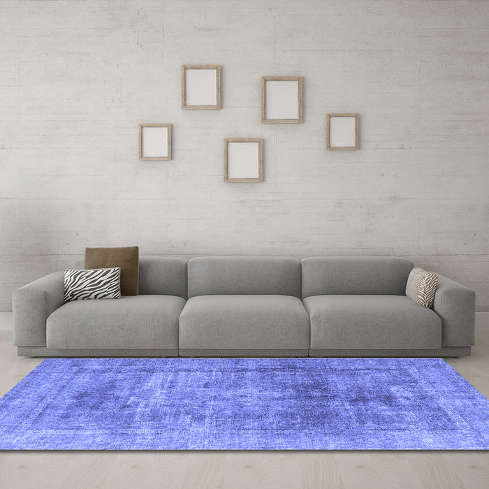 Machine Washable Persian Blue Traditional Rug in a Living Room, wshtr3082blu