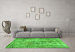 Machine Washable Persian Green Traditional Area Rugs in a Living Room,, wshtr3084grn