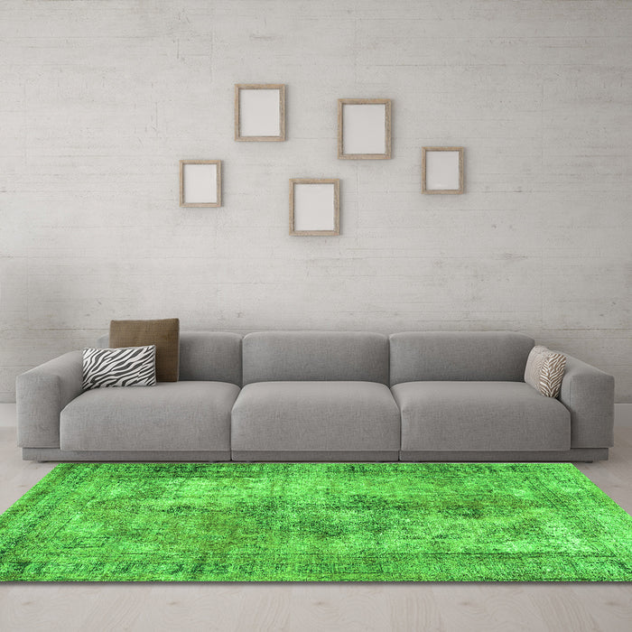Machine Washable Persian Green Traditional Area Rugs in a Living Room,, wshtr3084grn