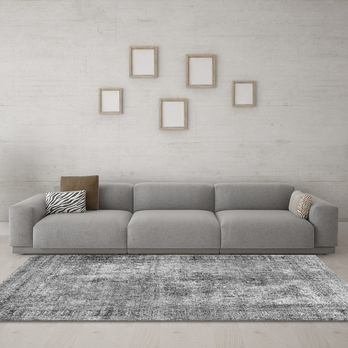 Machine Washable Persian Gray Traditional Rug in a Living Room,, wshtr3084gry