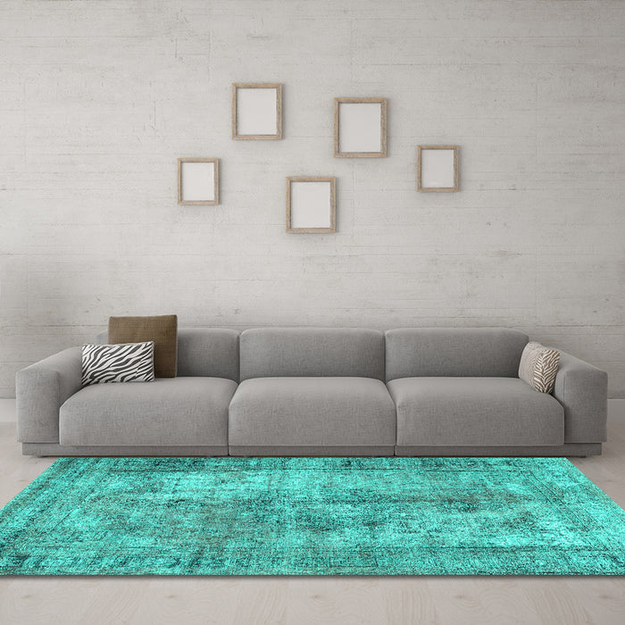 Machine Washable Persian Turquoise Traditional Area Rugs in a Living Room,, wshtr3084turq