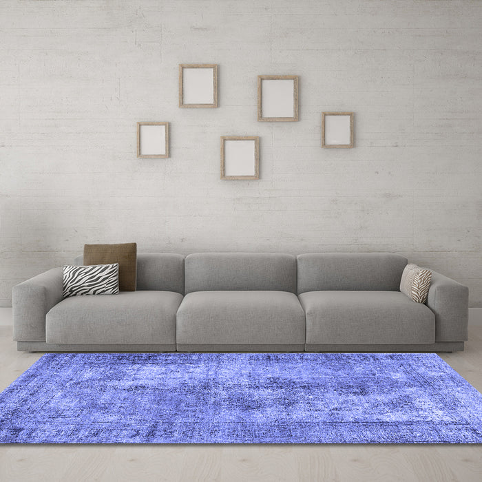 Machine Washable Persian Blue Traditional Rug in a Living Room, wshtr3084blu