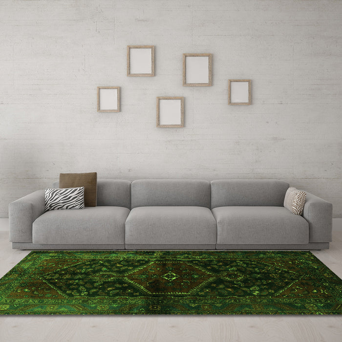Machine Washable Persian Green Traditional Area Rugs in a Living Room,, wshtr3086grn