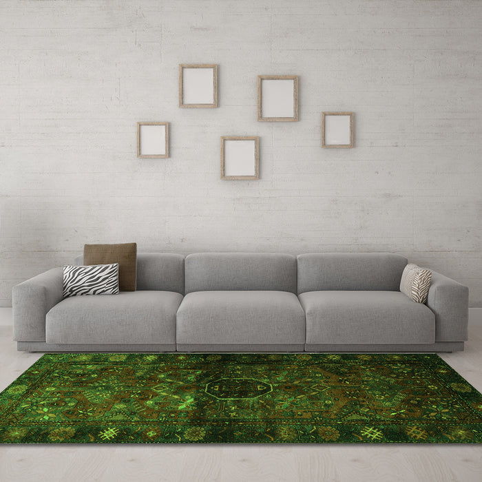 Machine Washable Persian Green Traditional Area Rugs in a Living Room,, wshtr3089grn