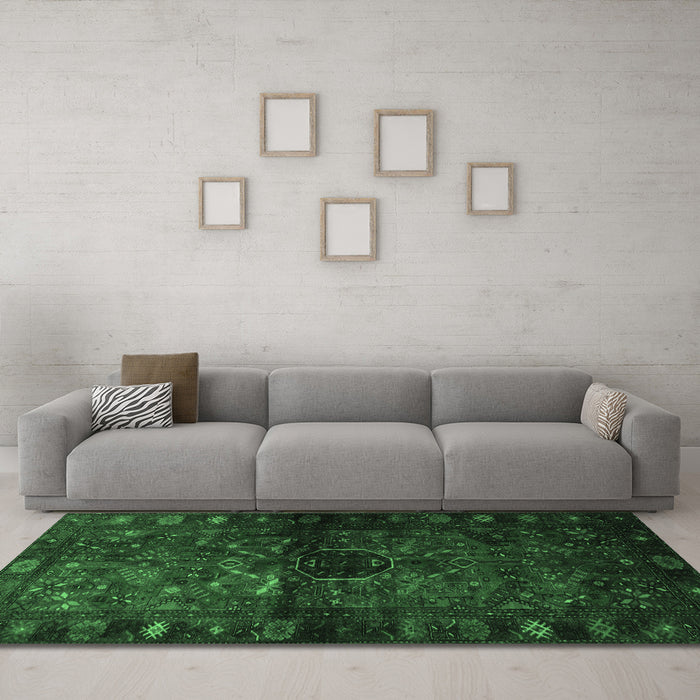 Machine Washable Persian Emerald Green Traditional Area Rugs in a Living Room,, wshtr3089emgrn