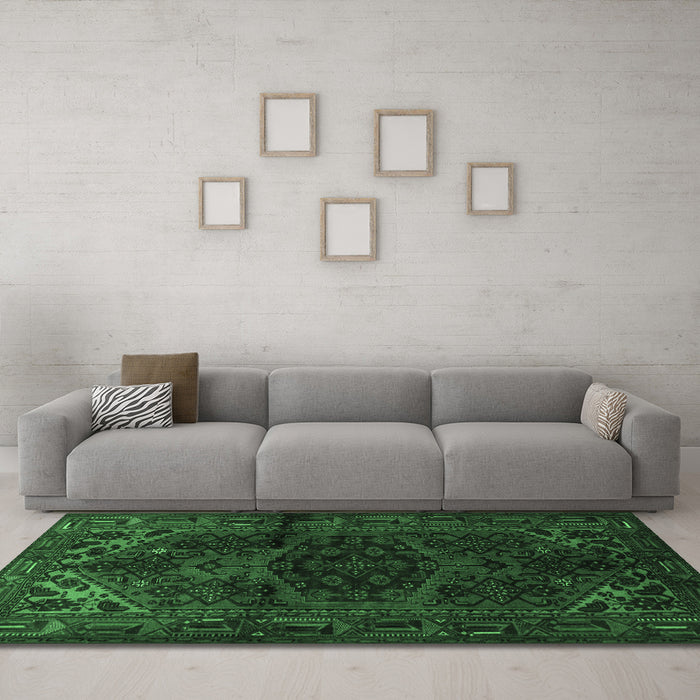 Machine Washable Persian Emerald Green Traditional Area Rugs in a Living Room,, wshtr3090emgrn