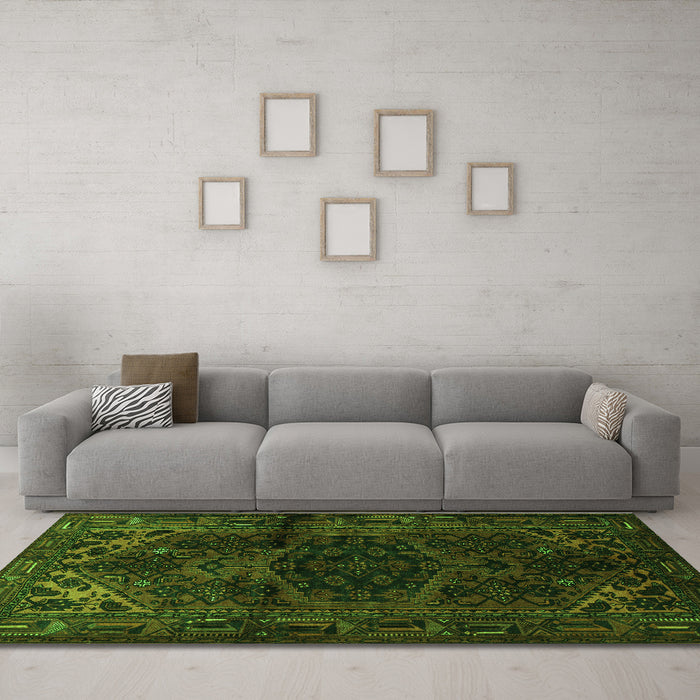Machine Washable Persian Green Traditional Area Rugs in a Living Room,, wshtr3090grn