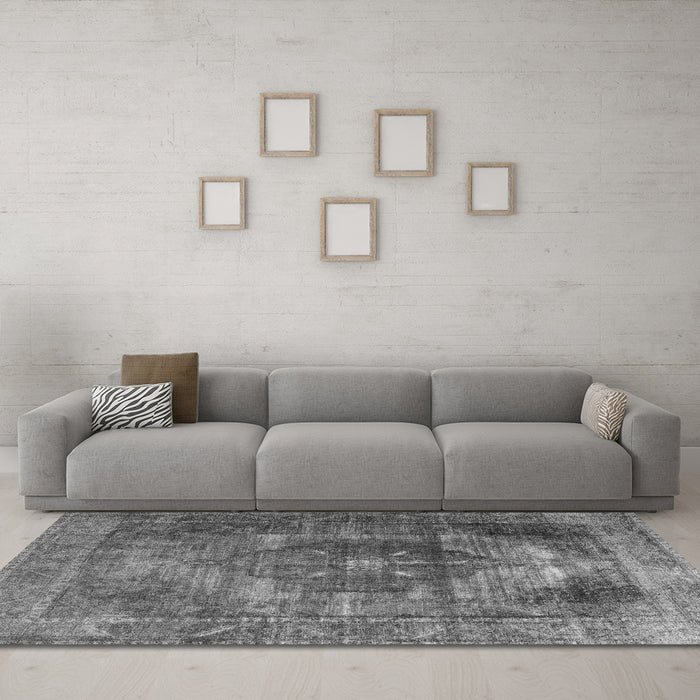 Machine Washable Persian Gray Traditional Rug in a Living Room,, wshtr3091gry