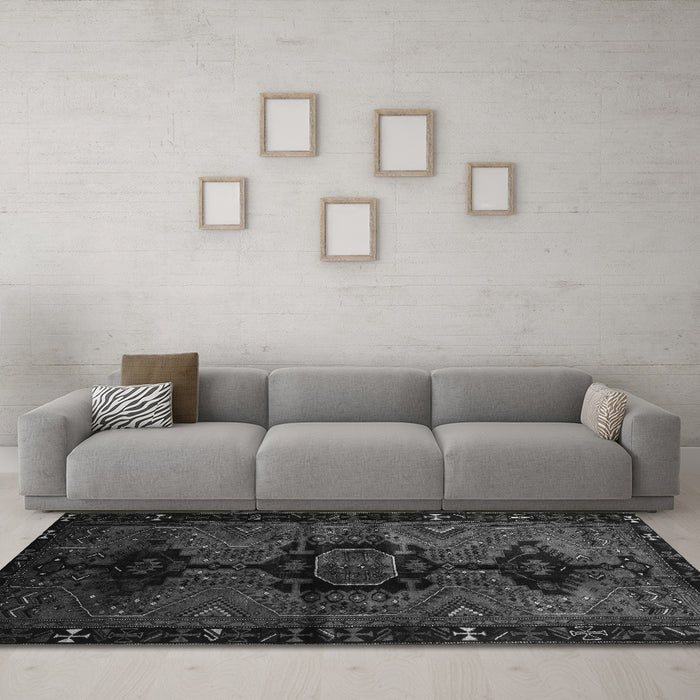 Machine Washable Persian Gray Traditional Rug in a Living Room,, wshtr3093gry