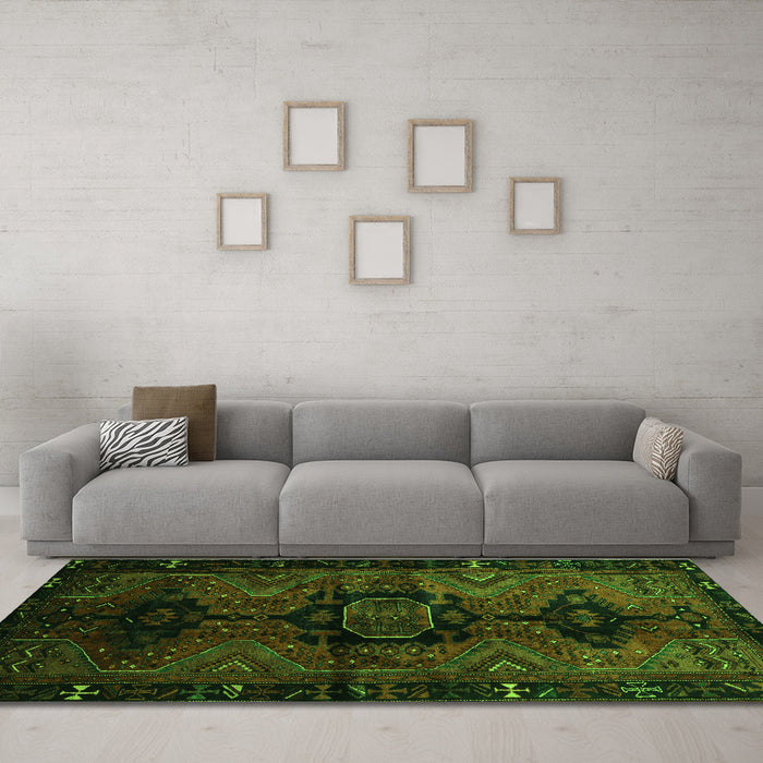 Machine Washable Persian Green Traditional Area Rugs in a Living Room,, wshtr3093grn