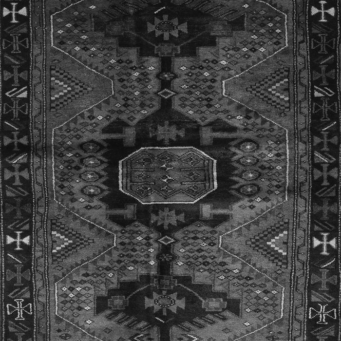 Serging Thickness of Machine Washable Persian Gray Traditional Rug, wshtr3093gry