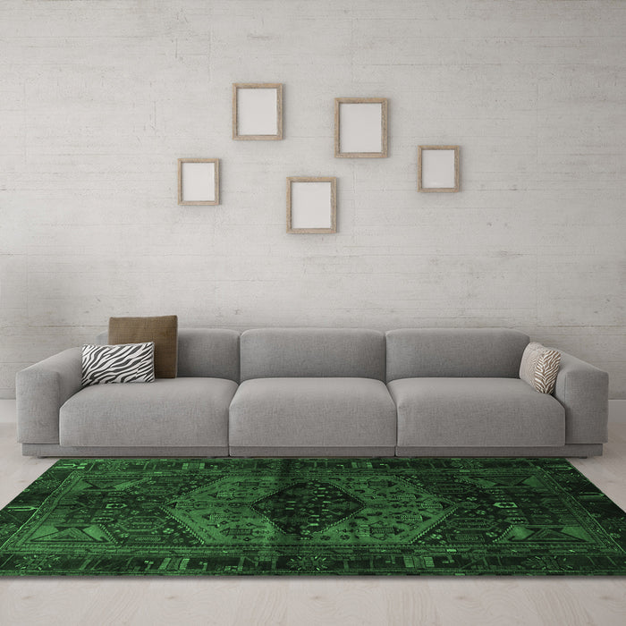 Machine Washable Persian Emerald Green Traditional Area Rugs in a Living Room,, wshtr3094emgrn