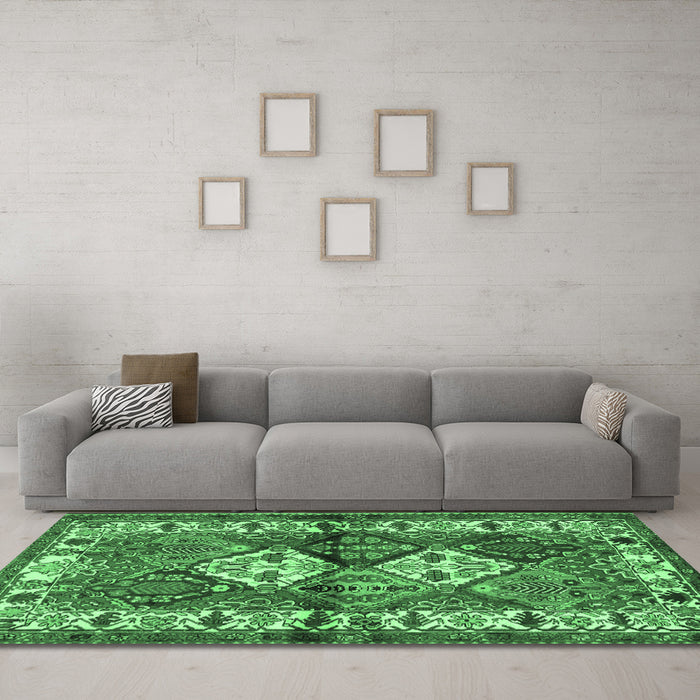 Machine Washable Persian Emerald Green Traditional Area Rugs in a Living Room,, wshtr3095emgrn