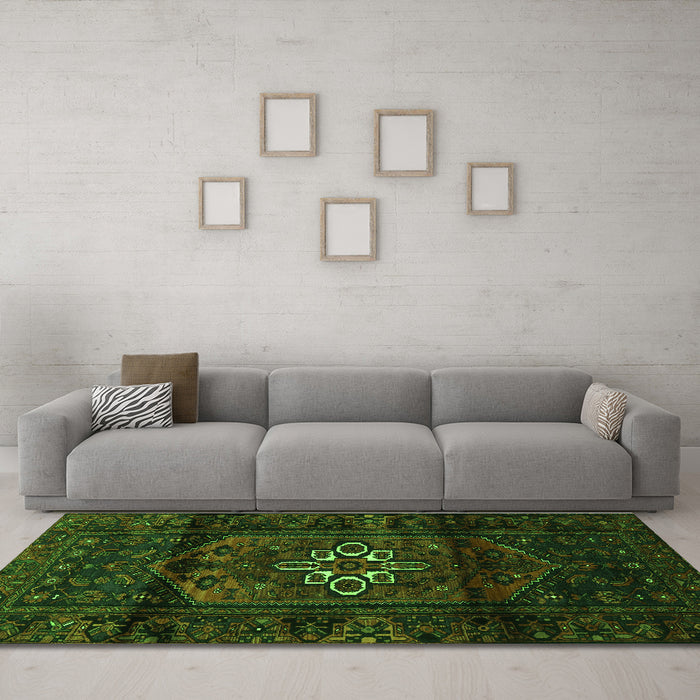 Machine Washable Persian Green Traditional Area Rugs in a Living Room,, wshtr3098grn