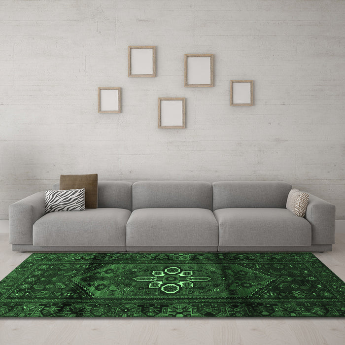 Machine Washable Persian Emerald Green Traditional Area Rugs in a Living Room,, wshtr3098emgrn