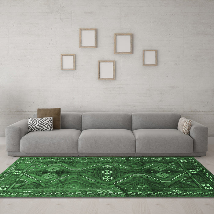 Machine Washable Persian Emerald Green Traditional Area Rugs in a Living Room,, wshtr309emgrn