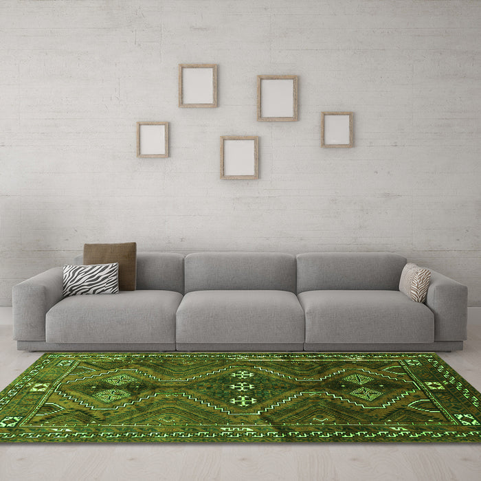 Machine Washable Persian Green Traditional Area Rugs in a Living Room,, wshtr309grn