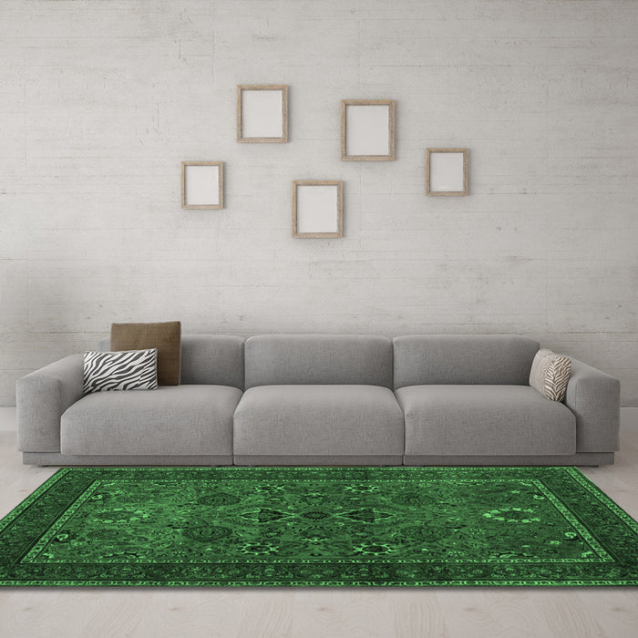 Machine Washable Persian Emerald Green Traditional Area Rugs in a Living Room,, wshtr30emgrn