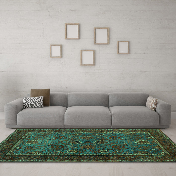 Machine Washable Persian Turquoise Traditional Area Rugs in a Living Room,, wshtr30turq