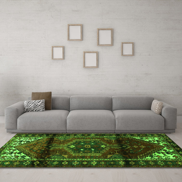Machine Washable Persian Green Traditional Area Rugs in a Living Room,, wshtr3101grn