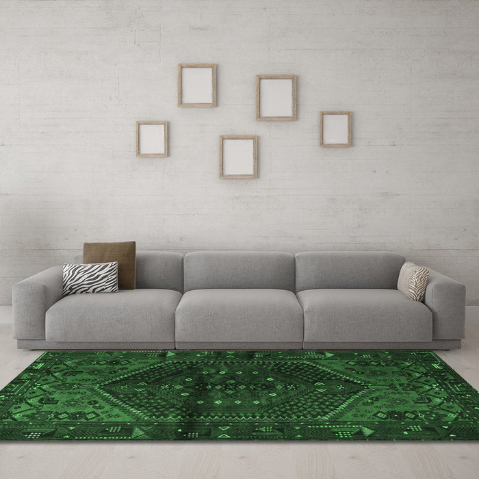 Machine Washable Persian Emerald Green Traditional Area Rugs in a Living Room,, wshtr3105emgrn