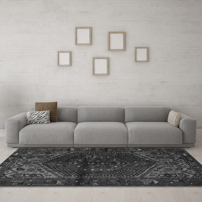 Machine Washable Persian Gray Traditional Rug in a Living Room,, wshtr3105gry