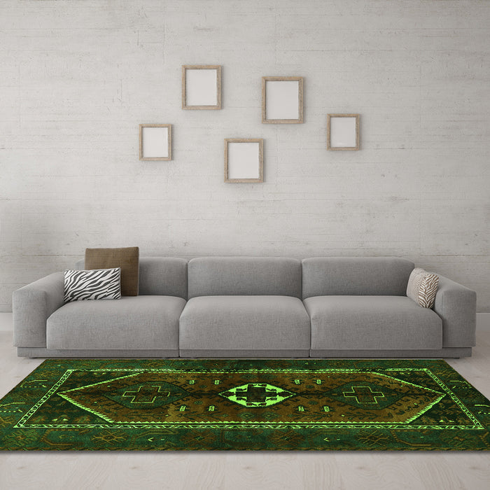Machine Washable Persian Green Traditional Area Rugs in a Living Room,, wshtr3106grn