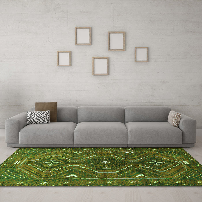 Machine Washable Persian Green Traditional Area Rugs in a Living Room,, wshtr310grn