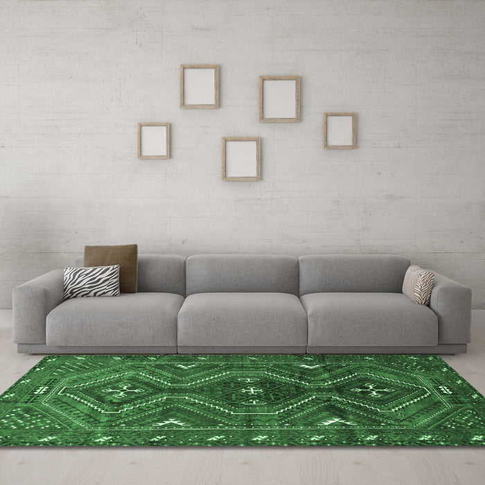 Machine Washable Persian Emerald Green Traditional Area Rugs in a Living Room,, wshtr310emgrn