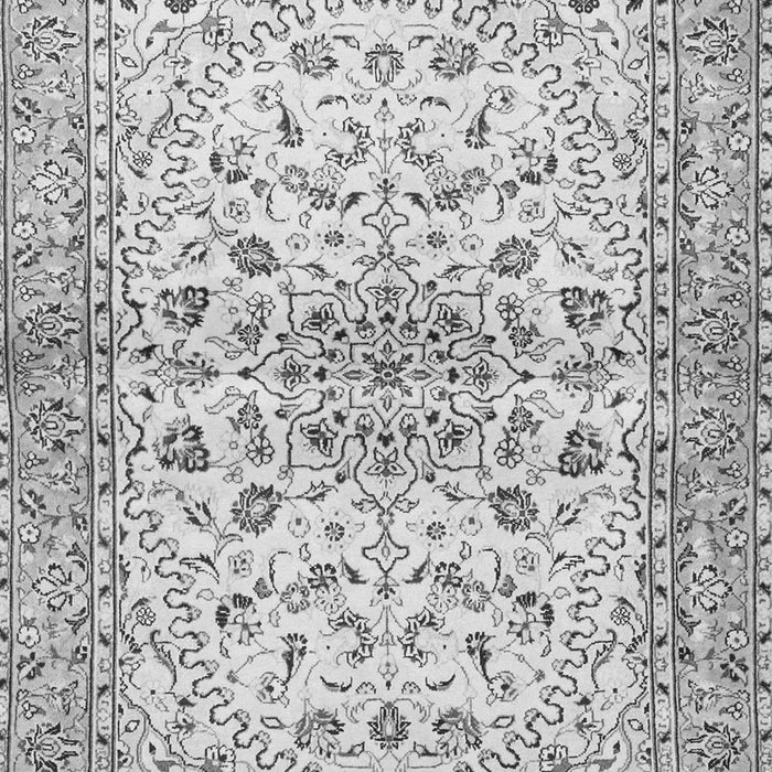 Serging Thickness of Machine Washable Persian Gray Traditional Rug, wshtr3110gry
