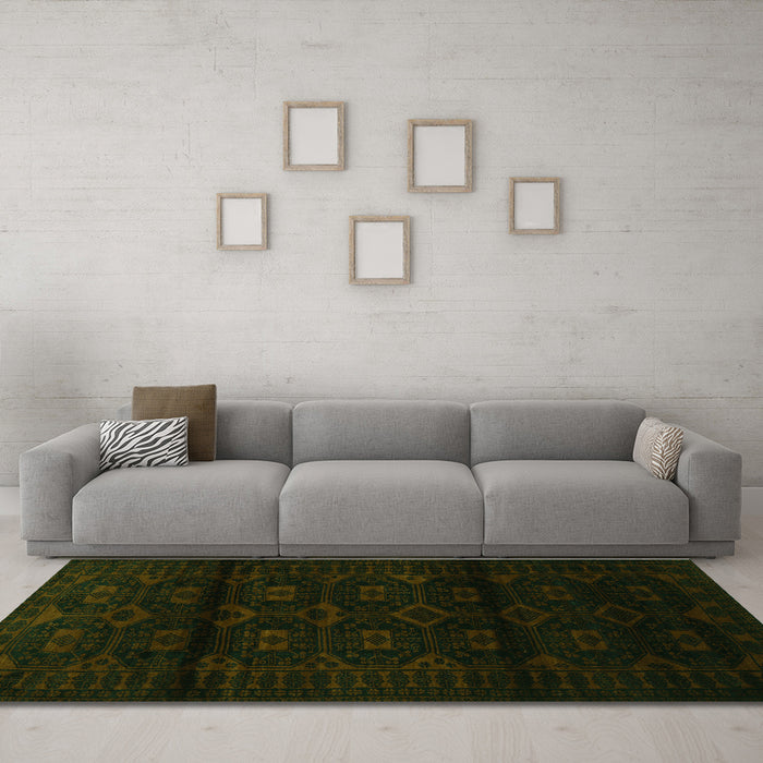Machine Washable Persian Green Traditional Area Rugs in a Living Room,, wshtr3112grn