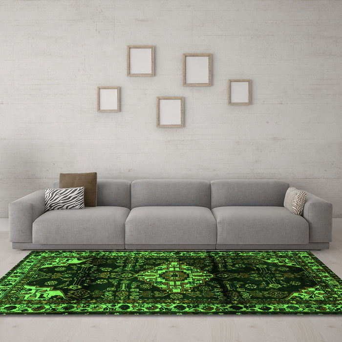 Machine Washable Persian Green Traditional Area Rugs in a Living Room,, wshtr3114grn