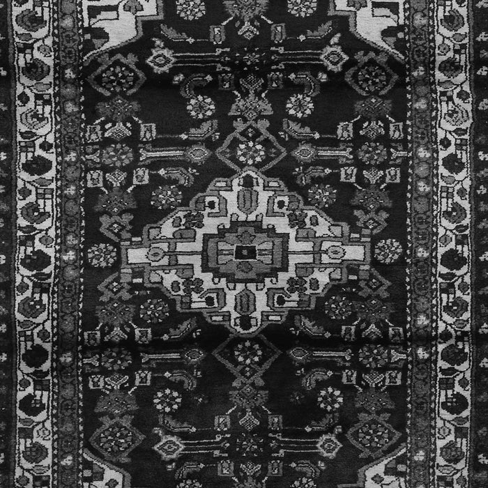 Serging Thickness of Machine Washable Persian Gray Traditional Rug, wshtr3114gry