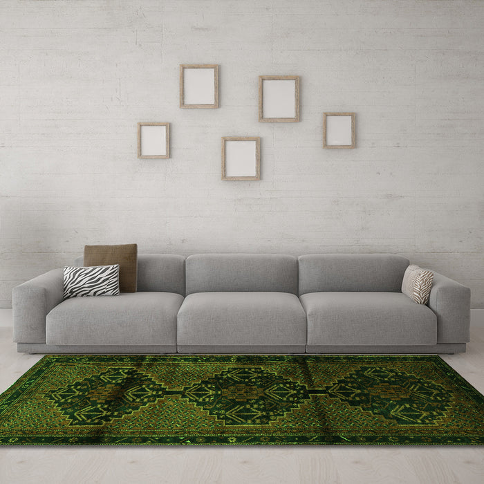 Machine Washable Persian Green Traditional Area Rugs in a Living Room,, wshtr3115grn