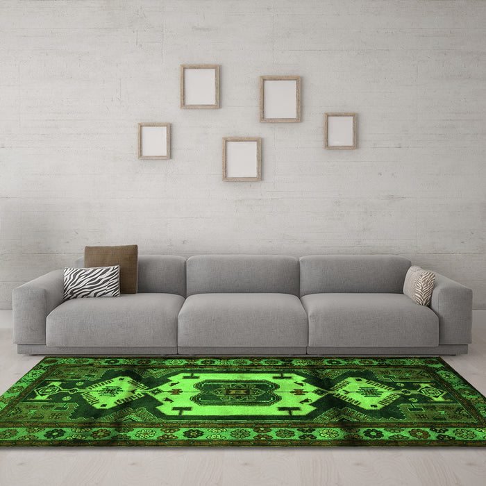 Machine Washable Persian Green Traditional Area Rugs in a Living Room,, wshtr3116grn