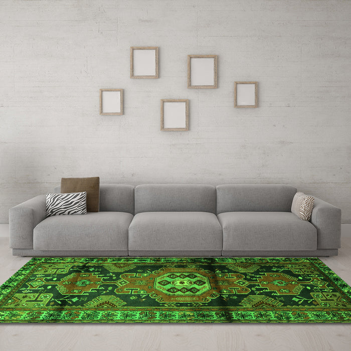 Machine Washable Persian Green Traditional Area Rugs in a Living Room,, wshtr3119grn