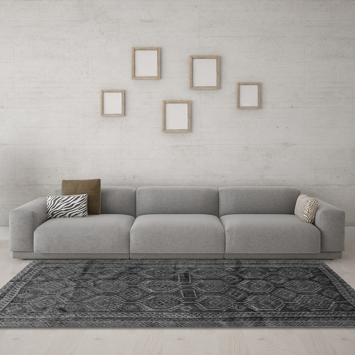 Machine Washable Persian Gray Traditional Rug in a Living Room,, wshtr311gry