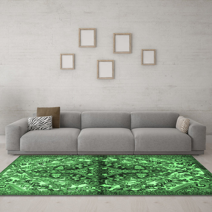 Machine Washable Persian Emerald Green Traditional Area Rugs in a Living Room,, wshtr3122emgrn