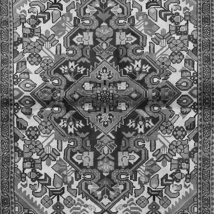 Serging Thickness of Machine Washable Persian Gray Traditional Rug, wshtr3122gry