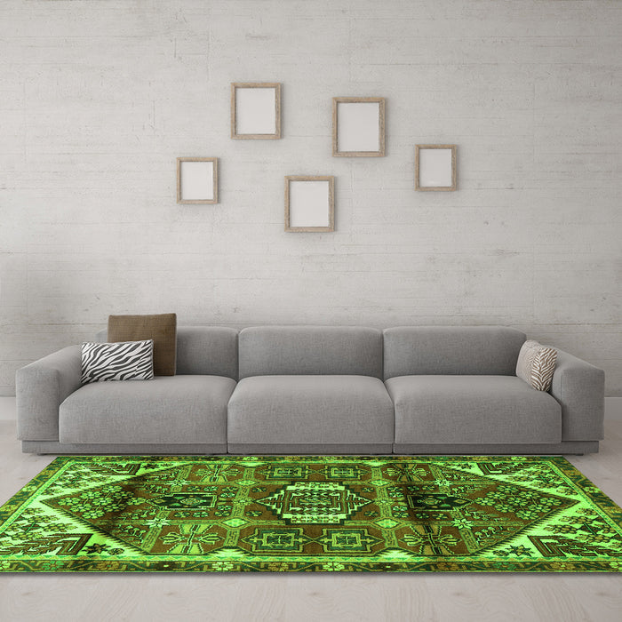 Machine Washable Persian Green Traditional Area Rugs in a Living Room,, wshtr3123grn