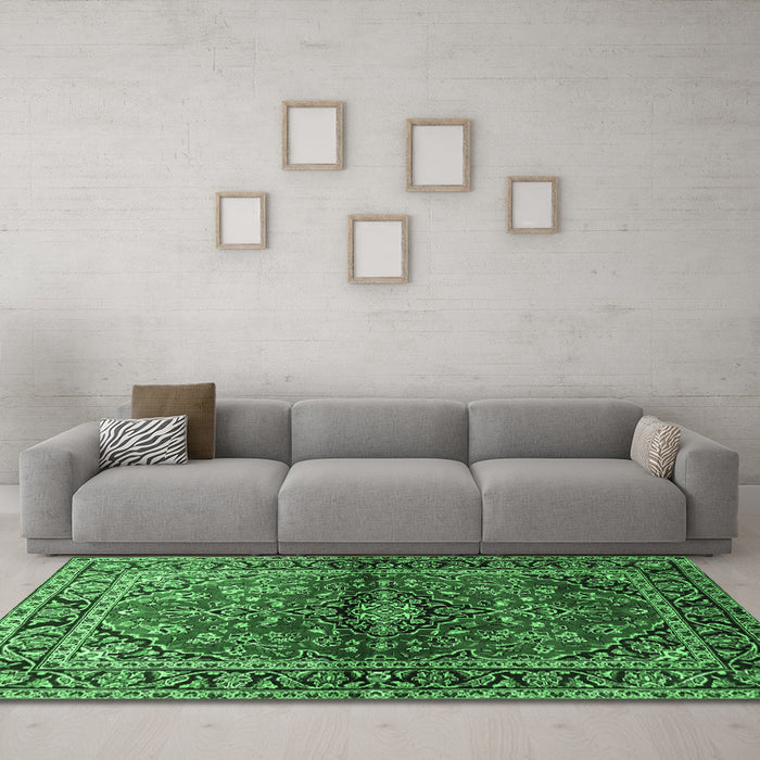 Machine Washable Medallion Emerald Green Traditional Area Rugs in a Living Room,, wshtr3124emgrn